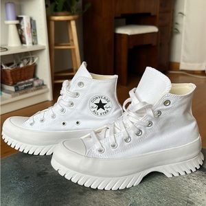 SOLD White converse size 6.5